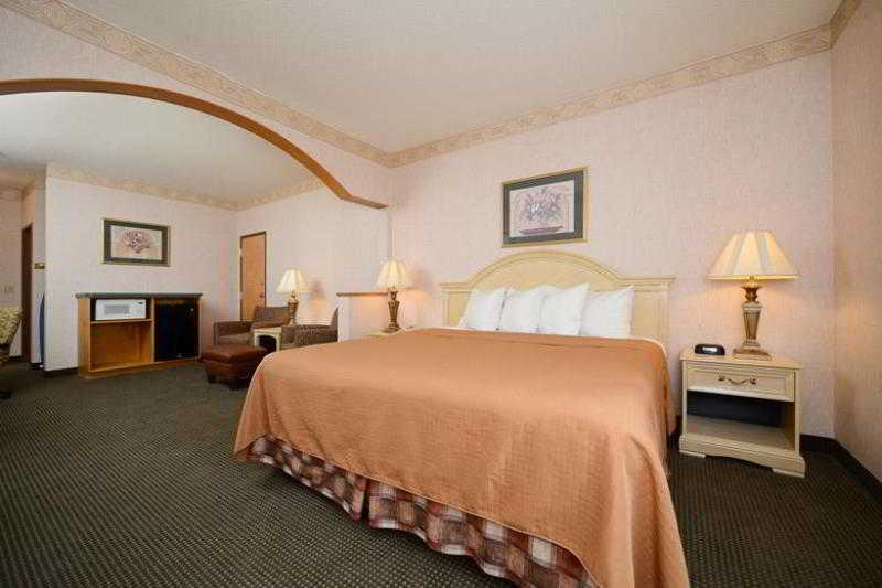 Best Western Circus City Inn Peru Екстер'єр фото