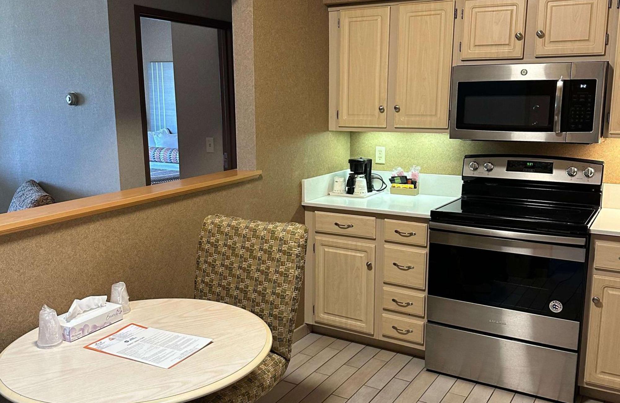 Best Western Circus City Inn Peru Екстер'єр фото