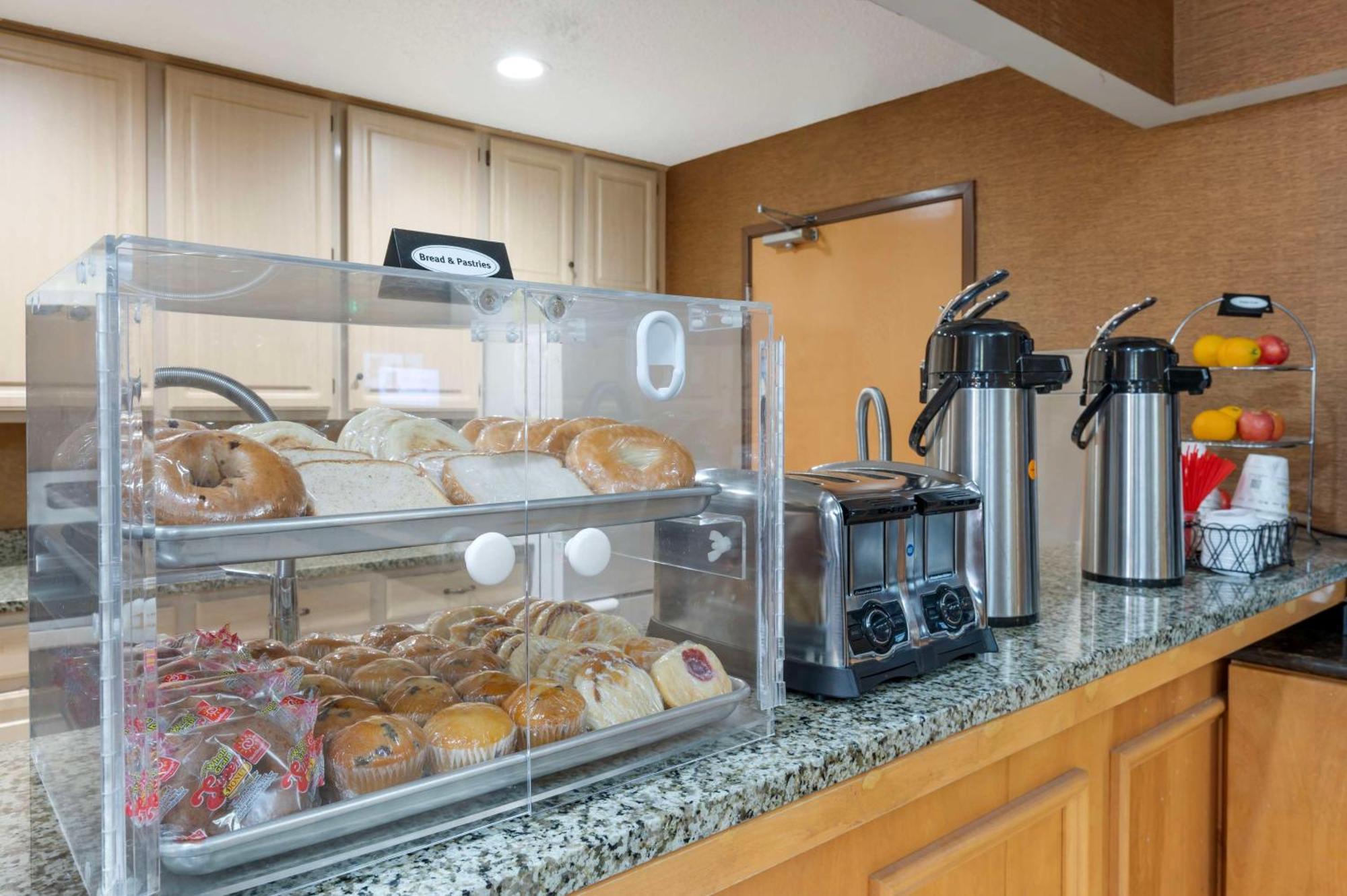 Best Western Circus City Inn Peru Екстер'єр фото