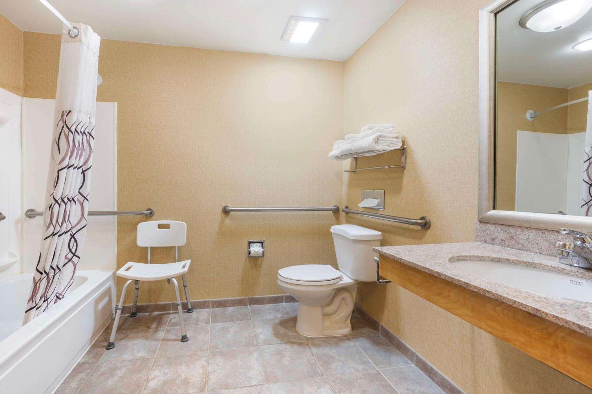 Best Western Circus City Inn Peru Екстер'єр фото